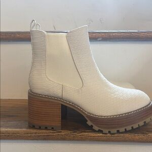 Women's White Textured Ankle Boots